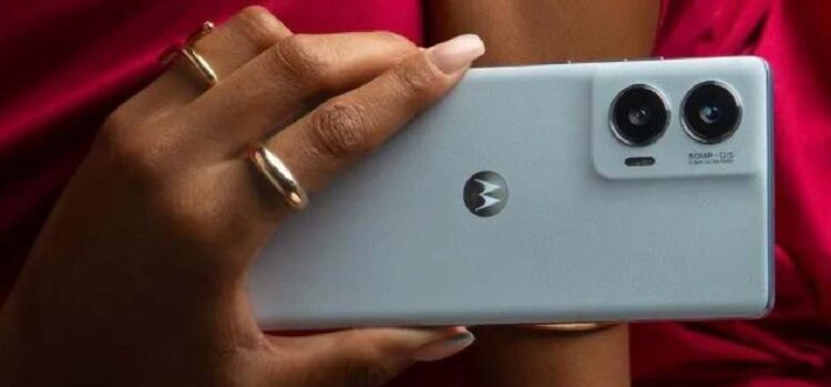 The Best Mobile Under 30000 in India (Aug 2024)
